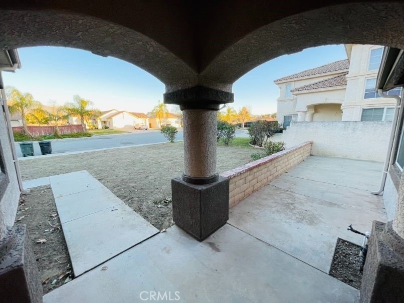 1050 Falcon Court - Photo 2