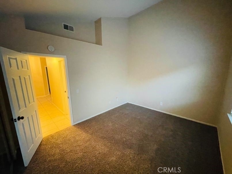 1050 Falcon Court - Photo 16