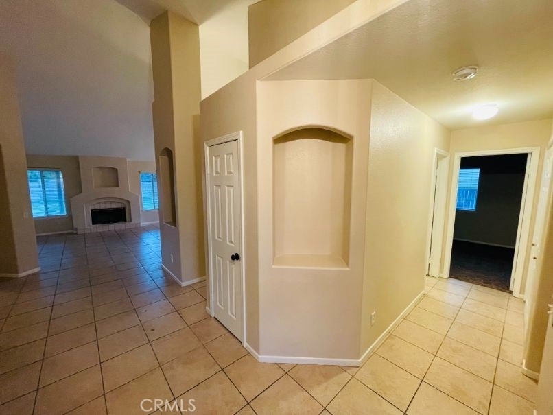 1050 Falcon Court - Photo 14