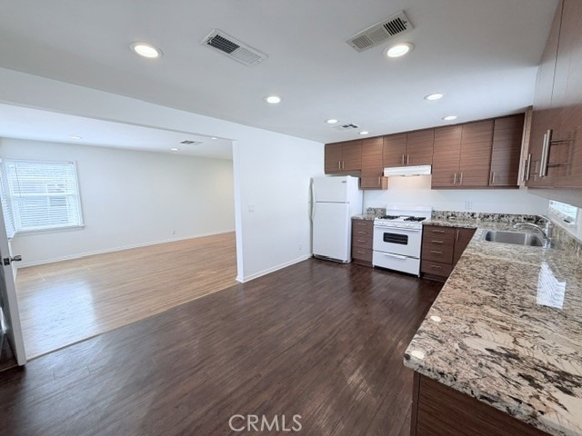 8465 Quartz Avenue - Photo 2