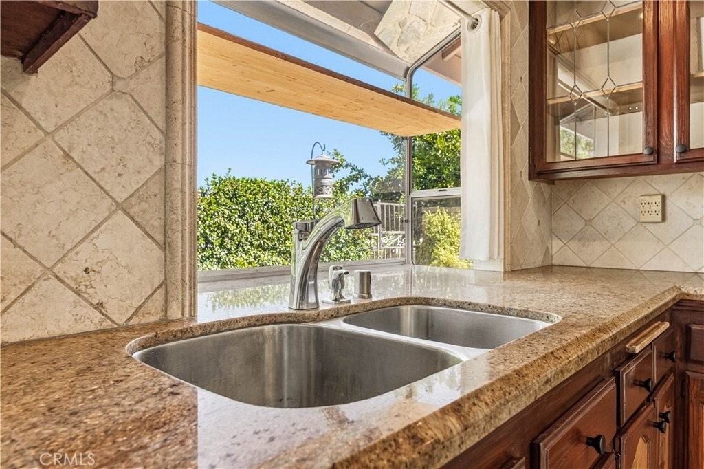 27964 Redwood Glen Road - Photo 16