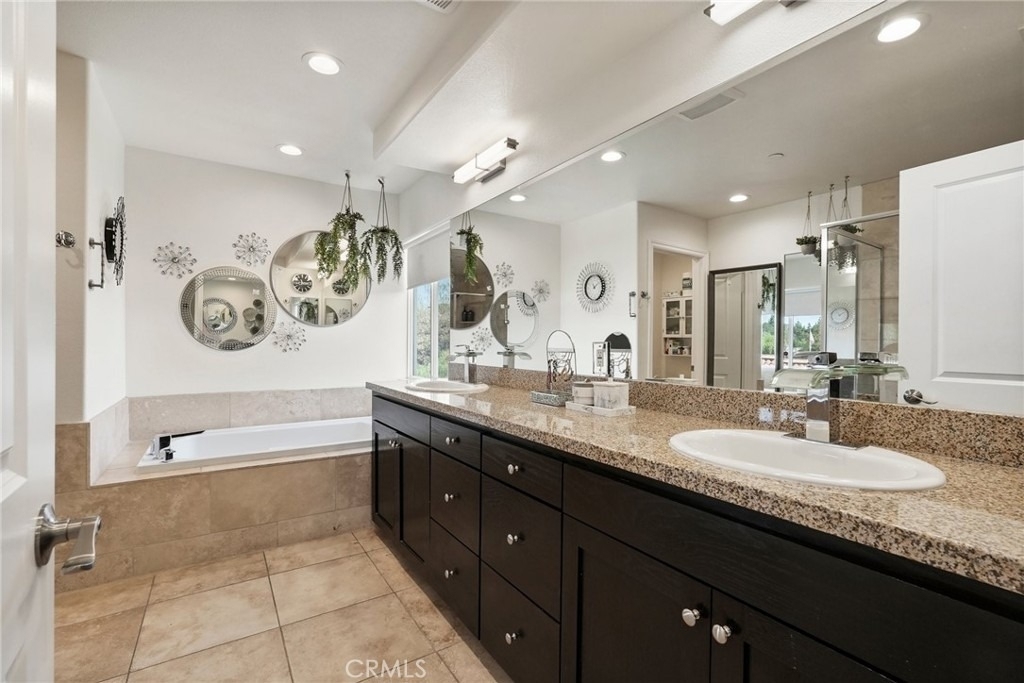 354 Newbury Vista - Photo 23