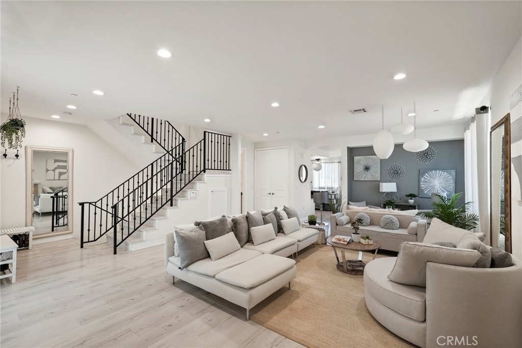 354 Newbury Vista - Photo 4