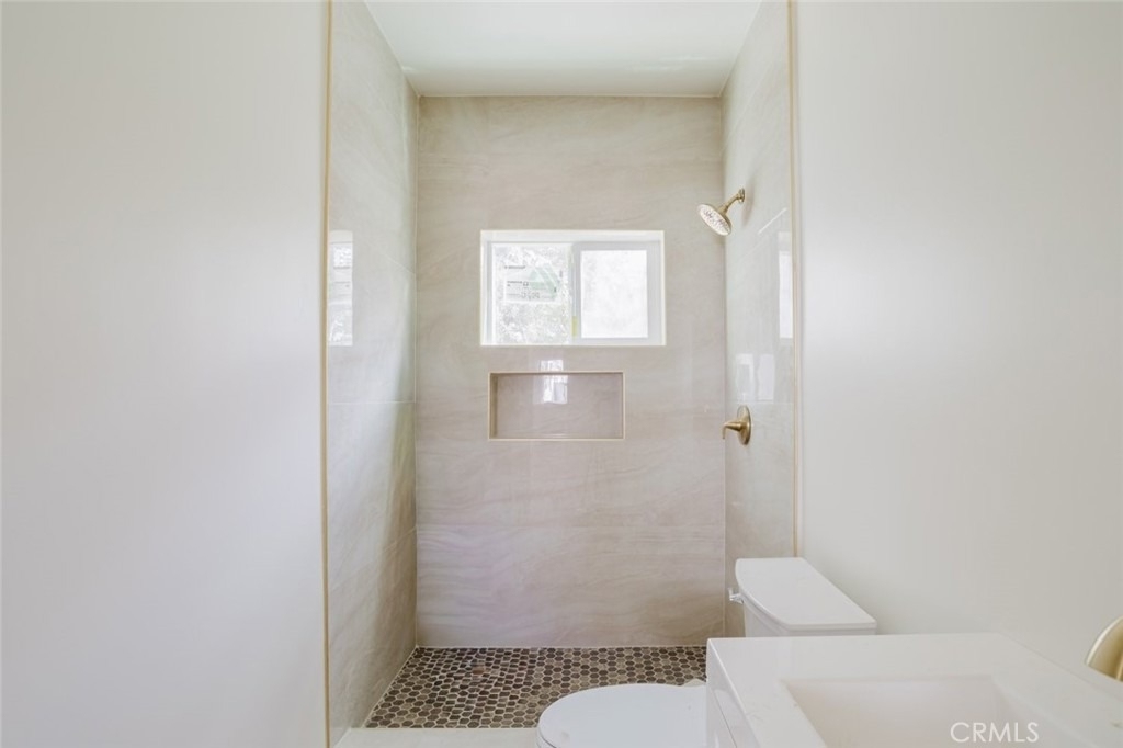 5426 Sale Avenue - Photo 8