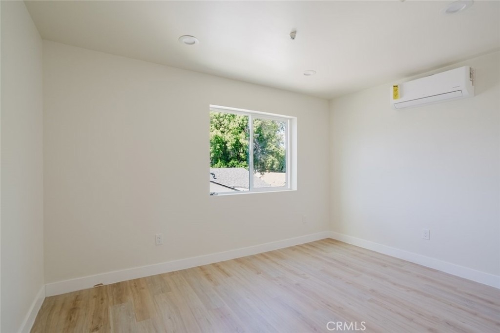 5426 Sale Avenue - Photo 9