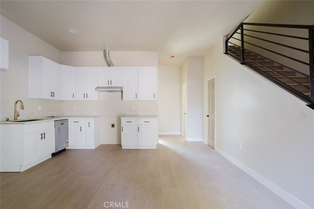 7350 Cozycroft Avenue - Photo 0