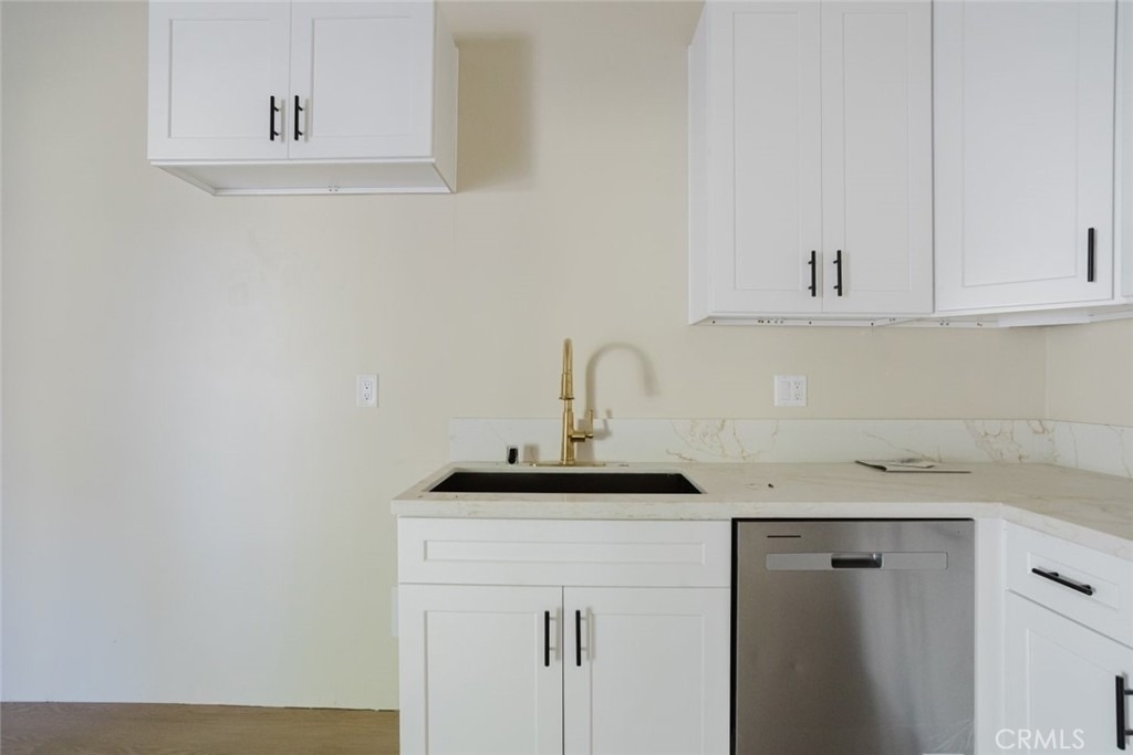 7350 Cozycroft Avenue - Photo 5
