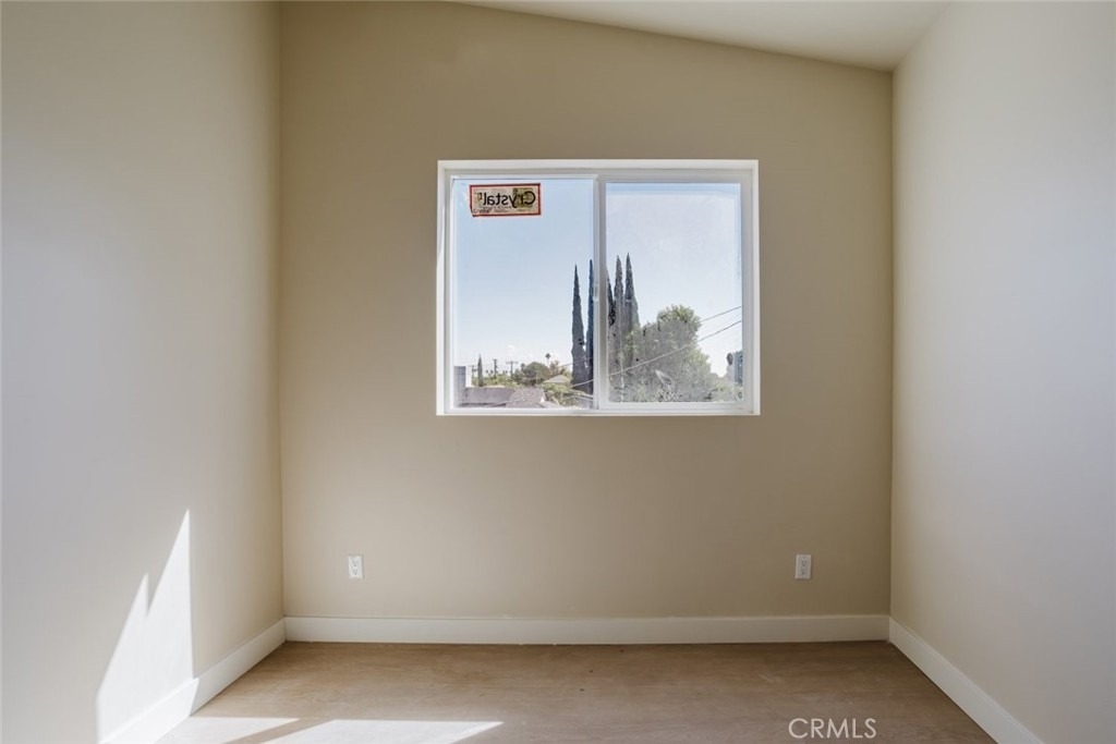 7350 Cozycroft Avenue - Photo 21