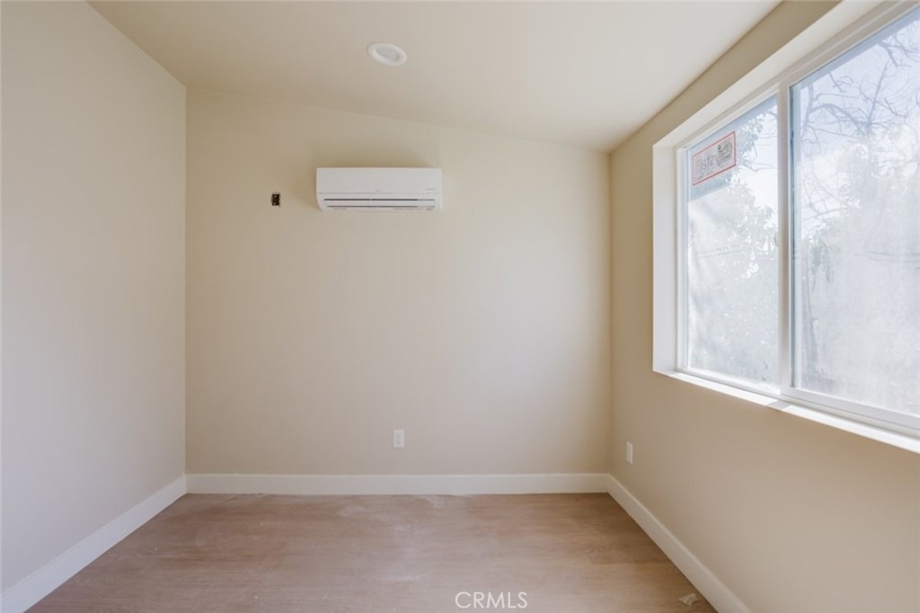 7350 Cozycroft Avenue - Photo 18