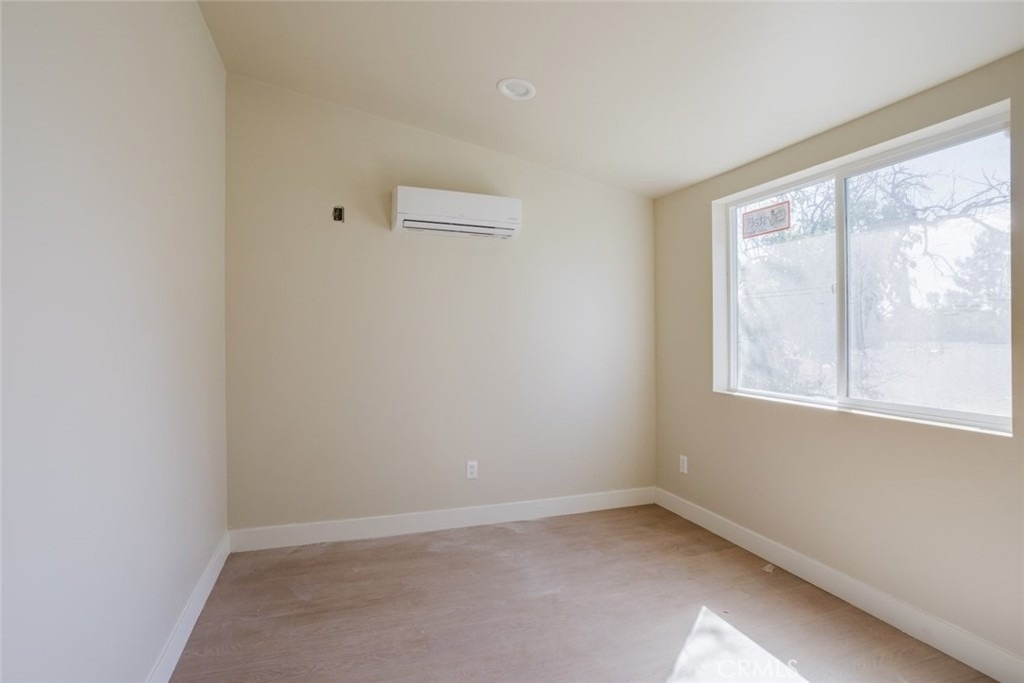 7350 Cozycroft Avenue - Photo 16