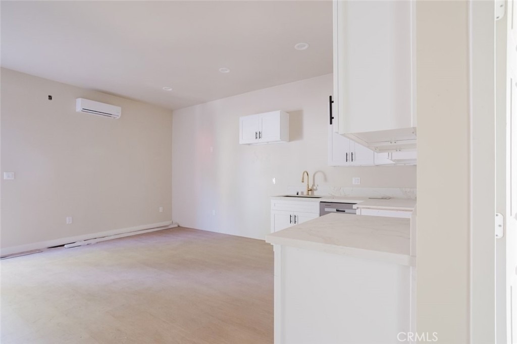 7350 Cozycroft Avenue - Photo 6