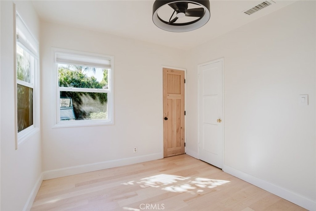 18328 Gresham Street - Photo 4