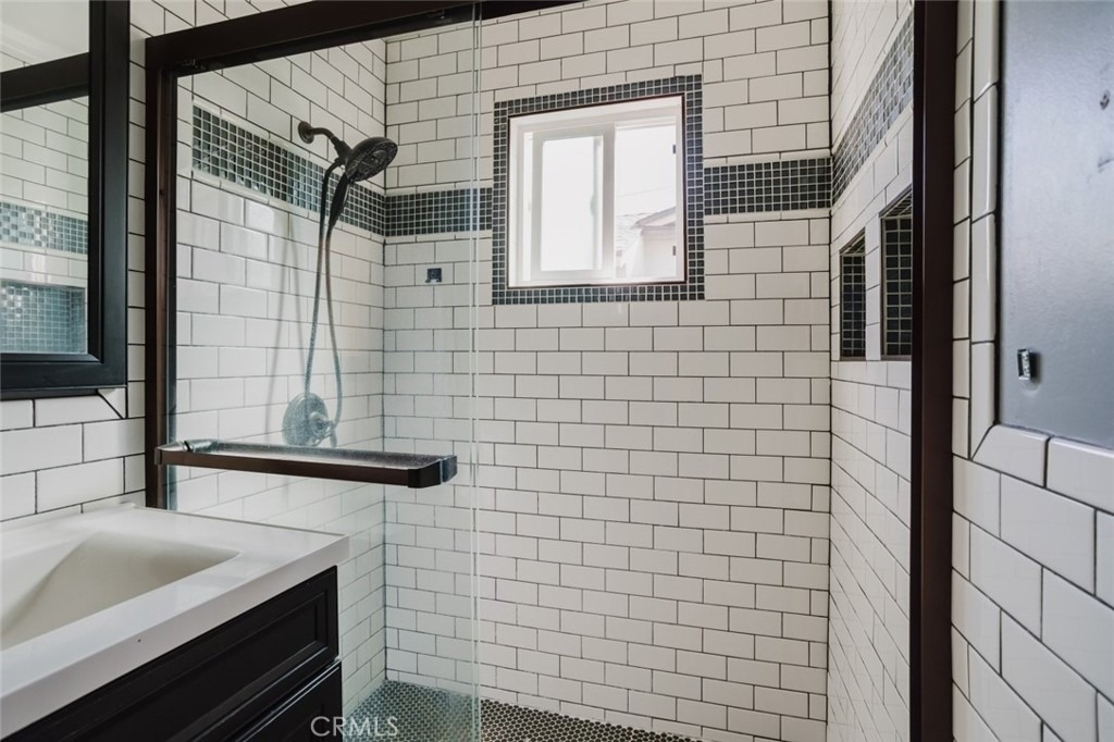 18328 Gresham Street - Photo 28