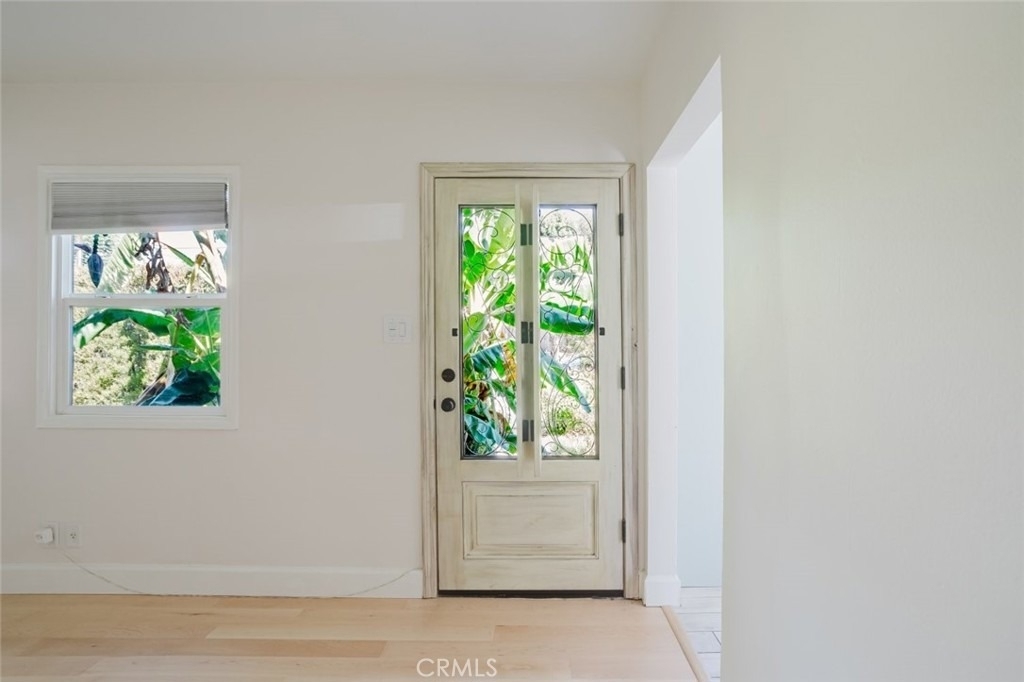 18328 Gresham Street - Photo 8