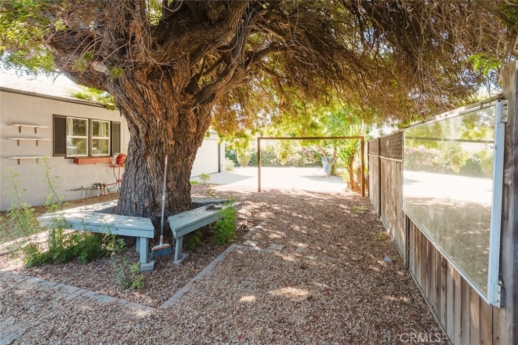 18328 Gresham Street - Photo 32