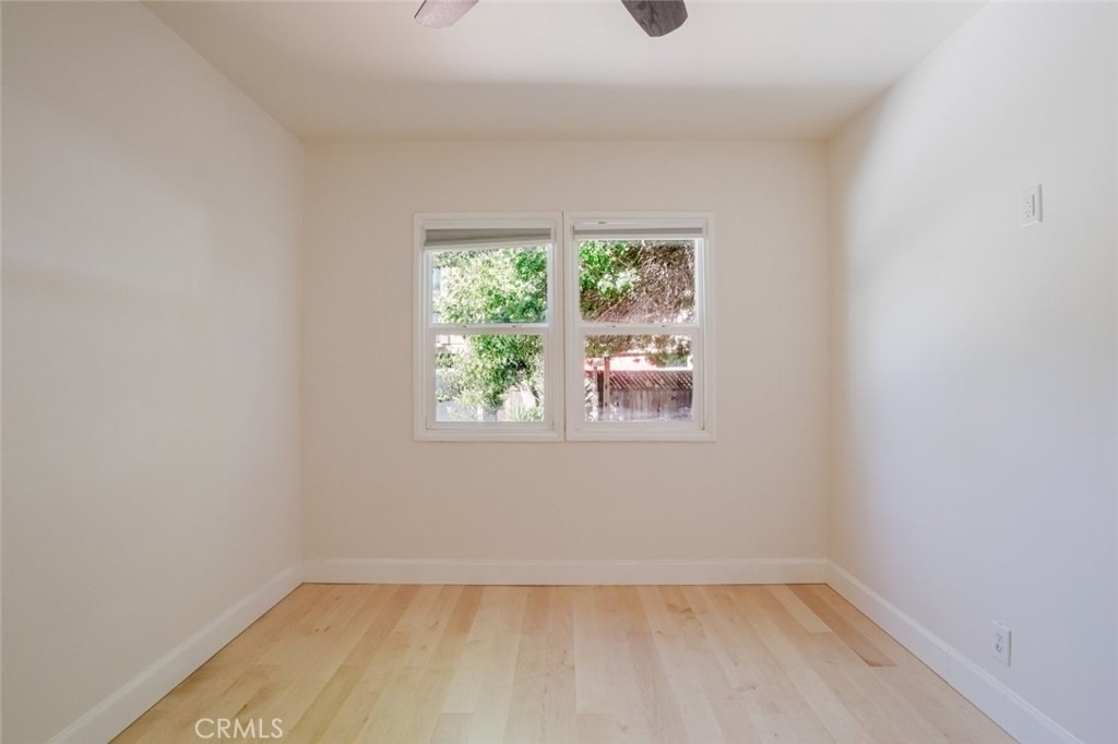 18328 Gresham Street - Photo 22