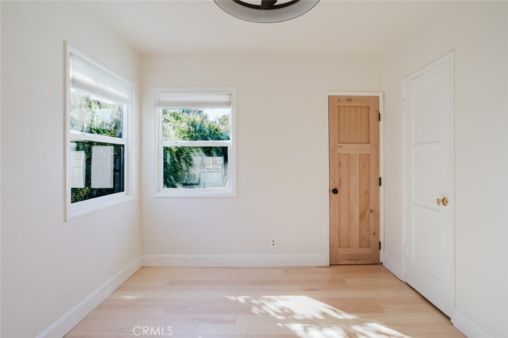 18328 Gresham Street - Photo 3