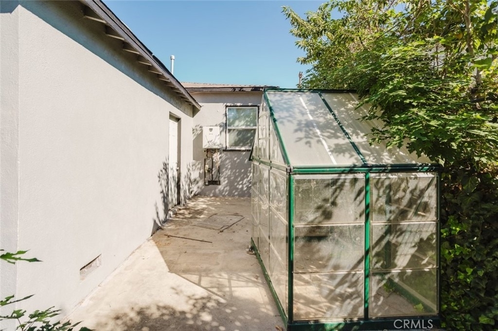 18328 Gresham Street - Photo 34