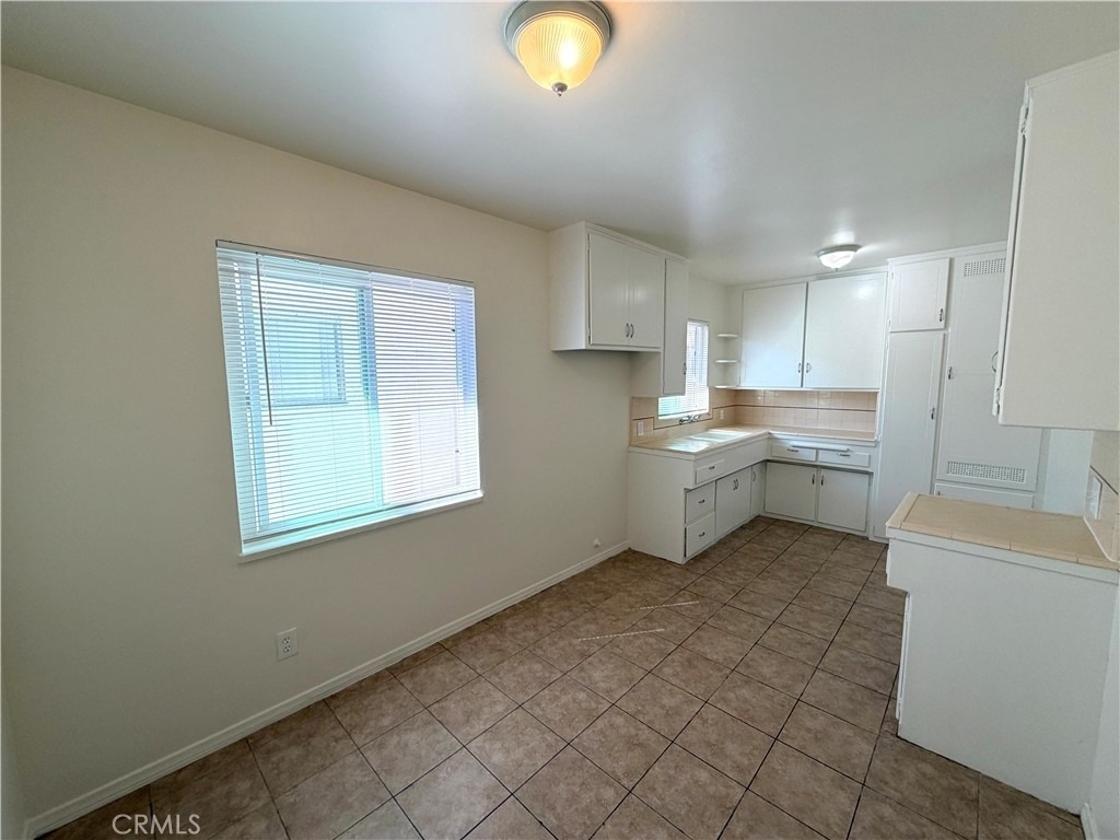6351 Templeton Street - Photo 4