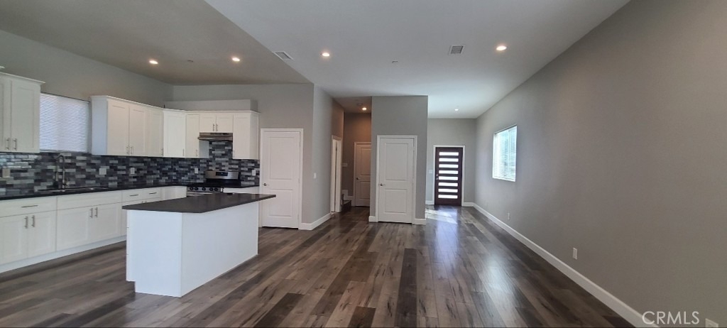 866 E 46th - Photo 1