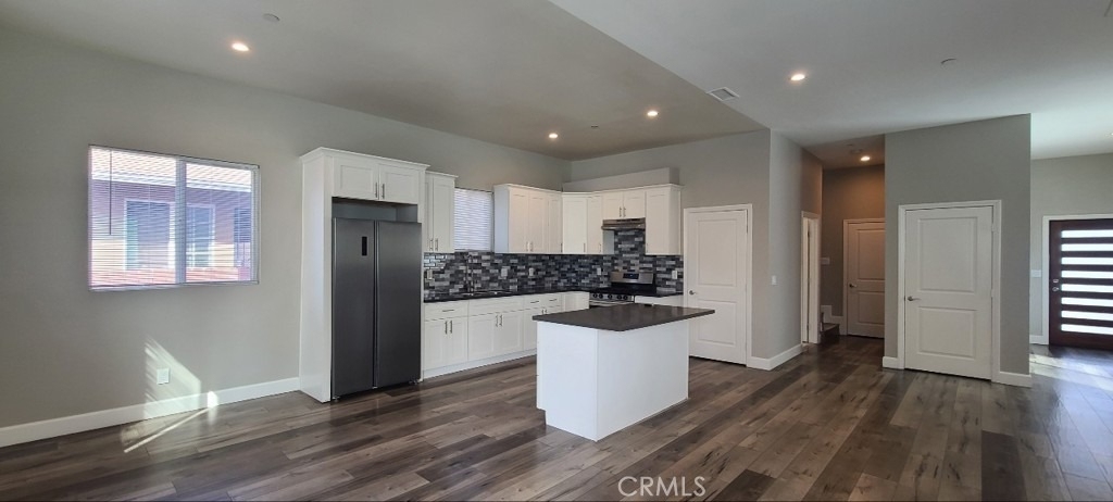 866 E 46th - Photo 0