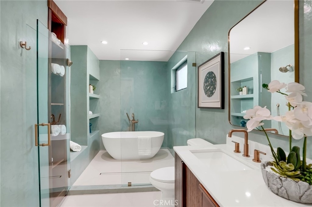 58 66th - Photo 11