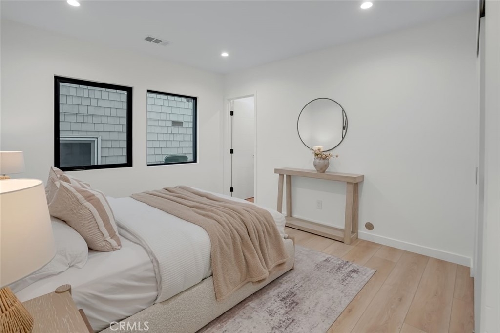 58 66th - Photo 15