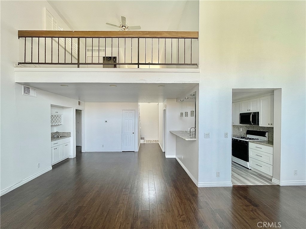 8180 Manitoba Street - Photo 2