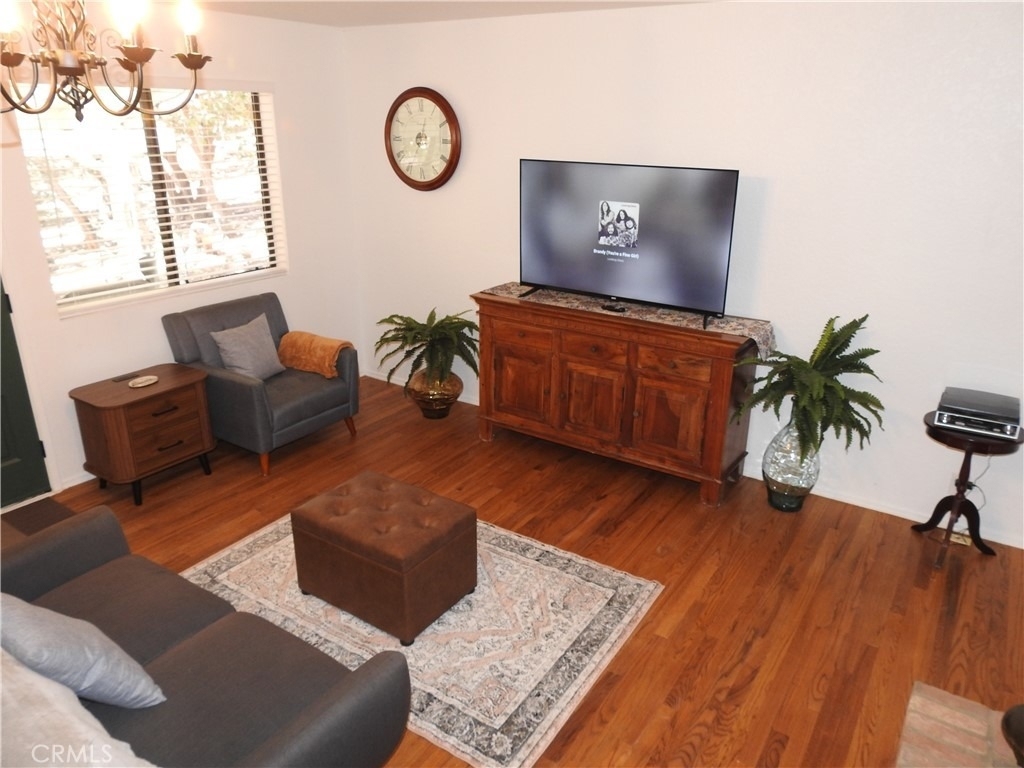 5041 Pine Ridge Avenue - Photo 7