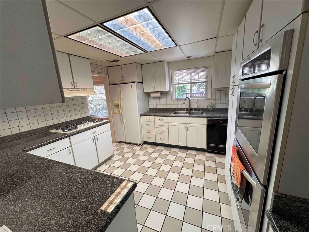 1827 Oakwood Avenue - Photo 12