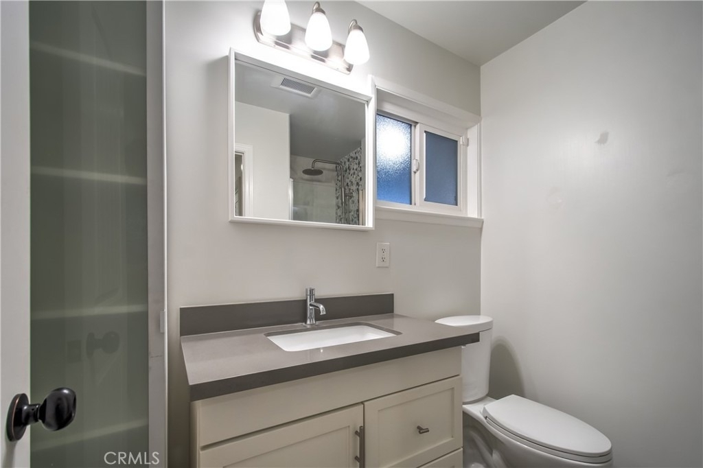 1212 W Woodcrest Avenue - Photo 32