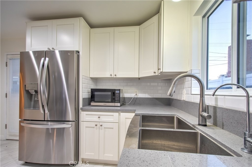 1212 W Woodcrest Avenue - Photo 7