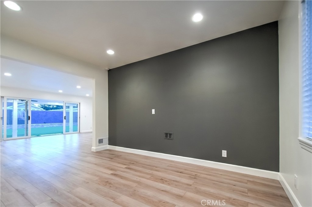 1212 W Woodcrest Avenue - Photo 12