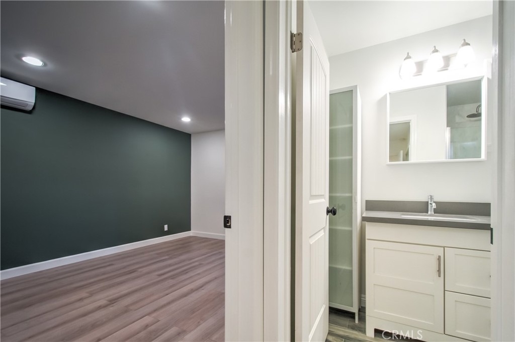 1212 W Woodcrest Avenue - Photo 31