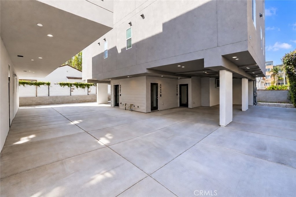 3405 Tilden Avenue - Photo 18