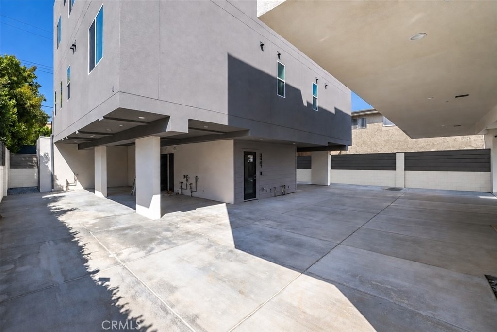 3405 Tilden Avenue - Photo 19