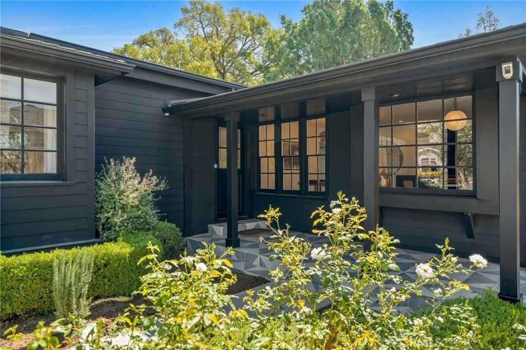 11110 Landale Street - Photo 2