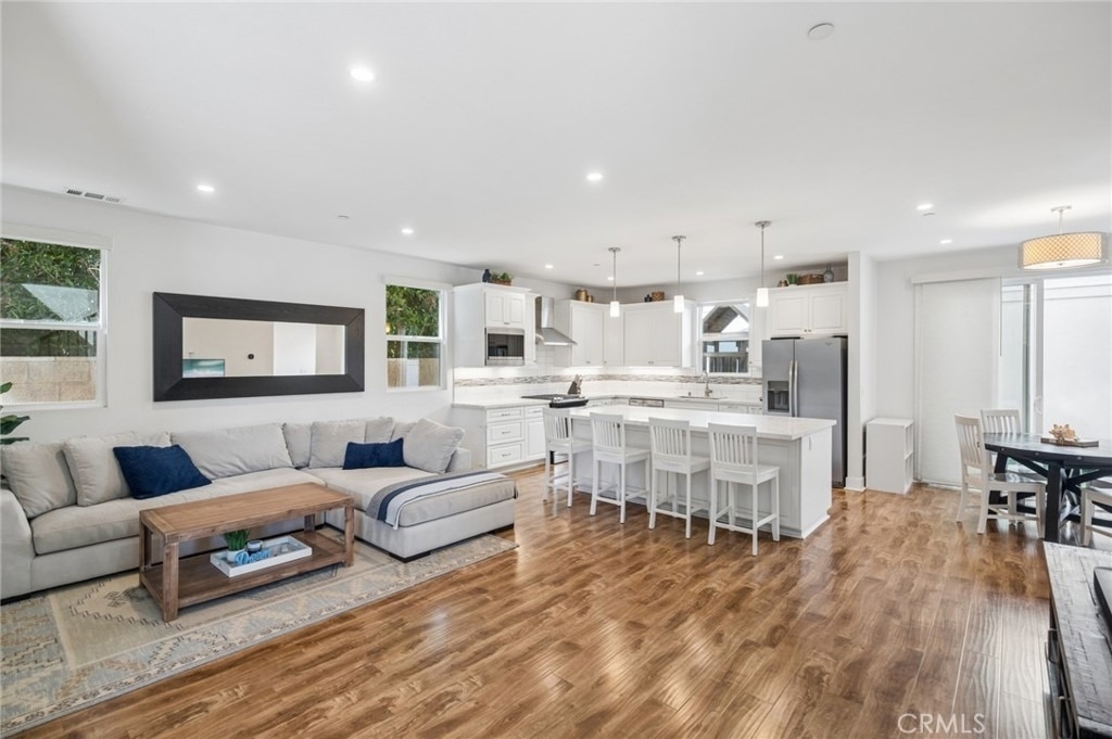 163 Flower Street - Photo 2