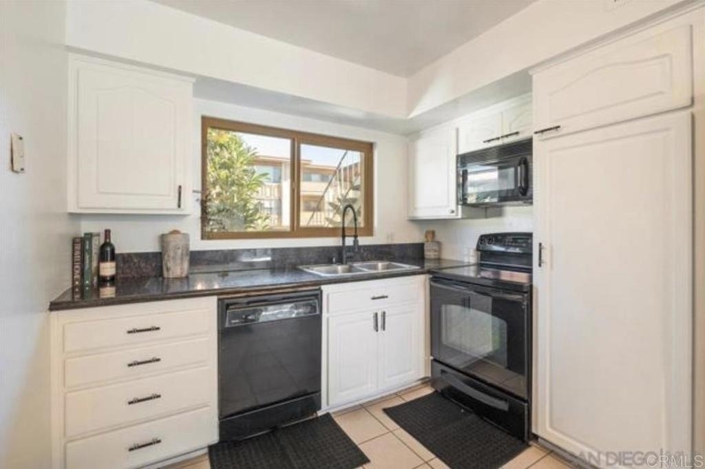 6816 Hyde Park Drive - Photo 3