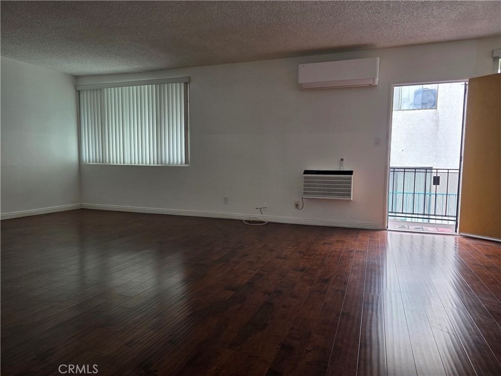 706 E Harvard Street - Photo 3