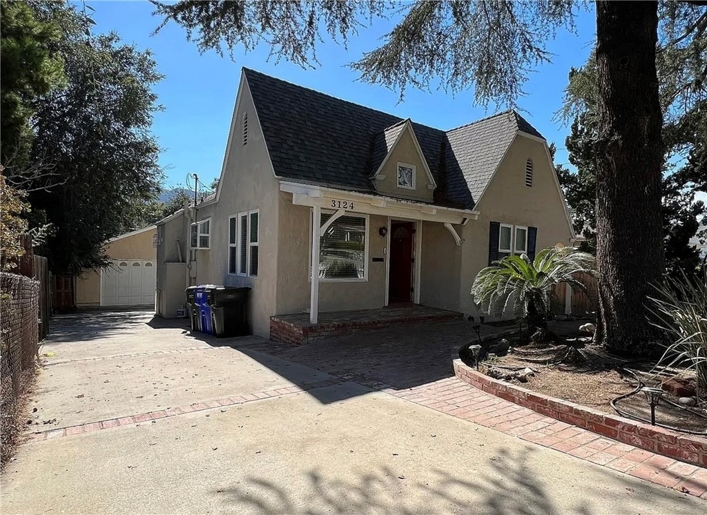 3124 Altura - Photo 0