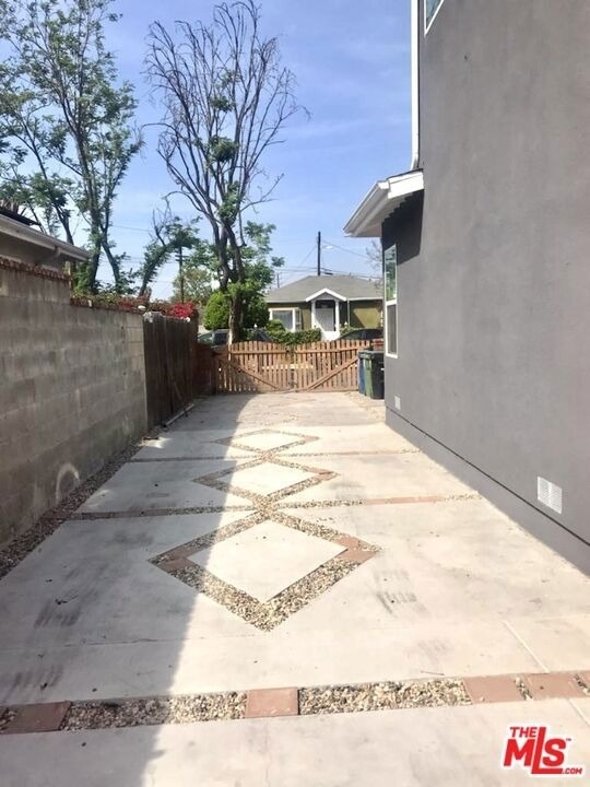 8620 Melvil Street - Photo 22
