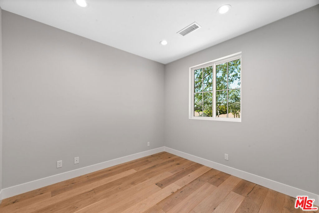 4120 Coolidge Avenue - Photo 8