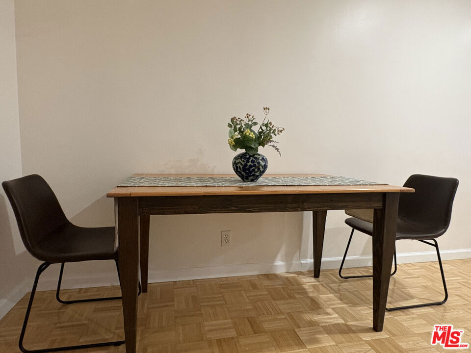 828 Lincoln Boulevard - Photo 4