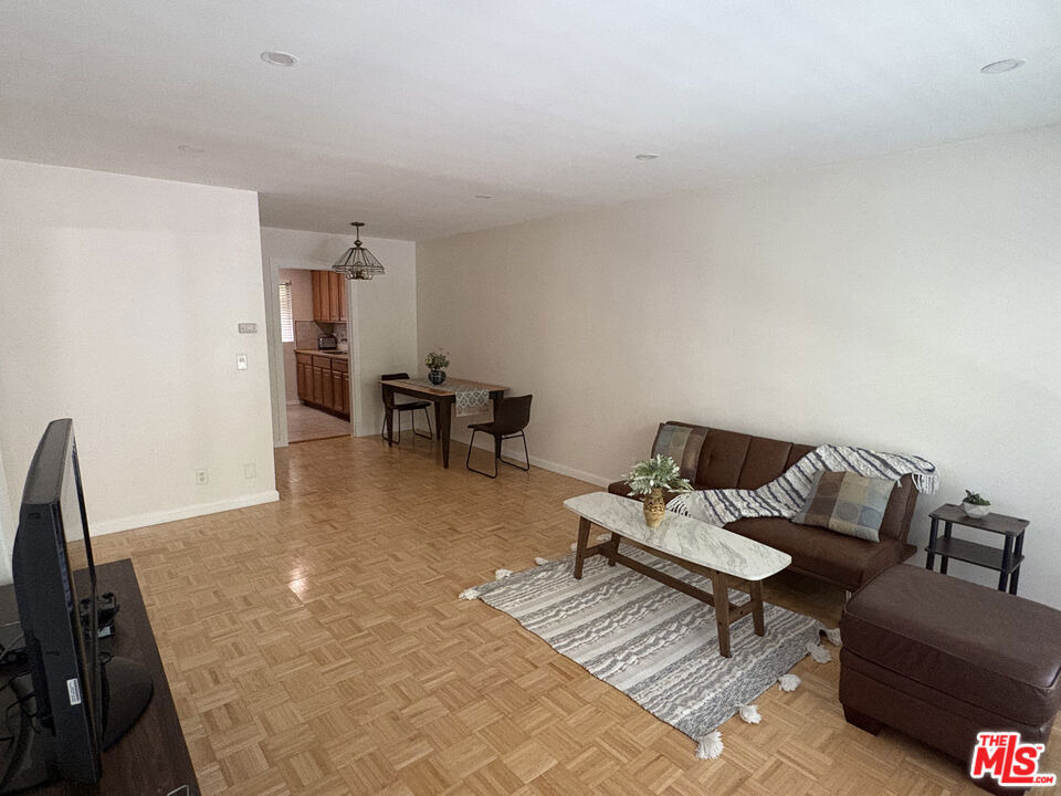 828 Lincoln Boulevard - Photo 5
