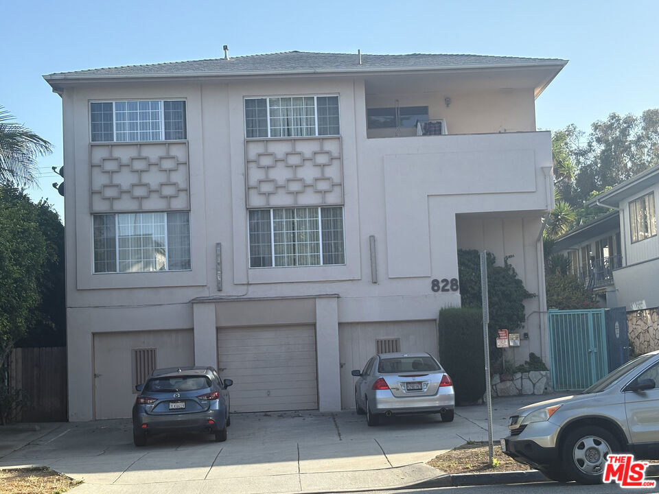 828 Lincoln Boulevard - Photo 0