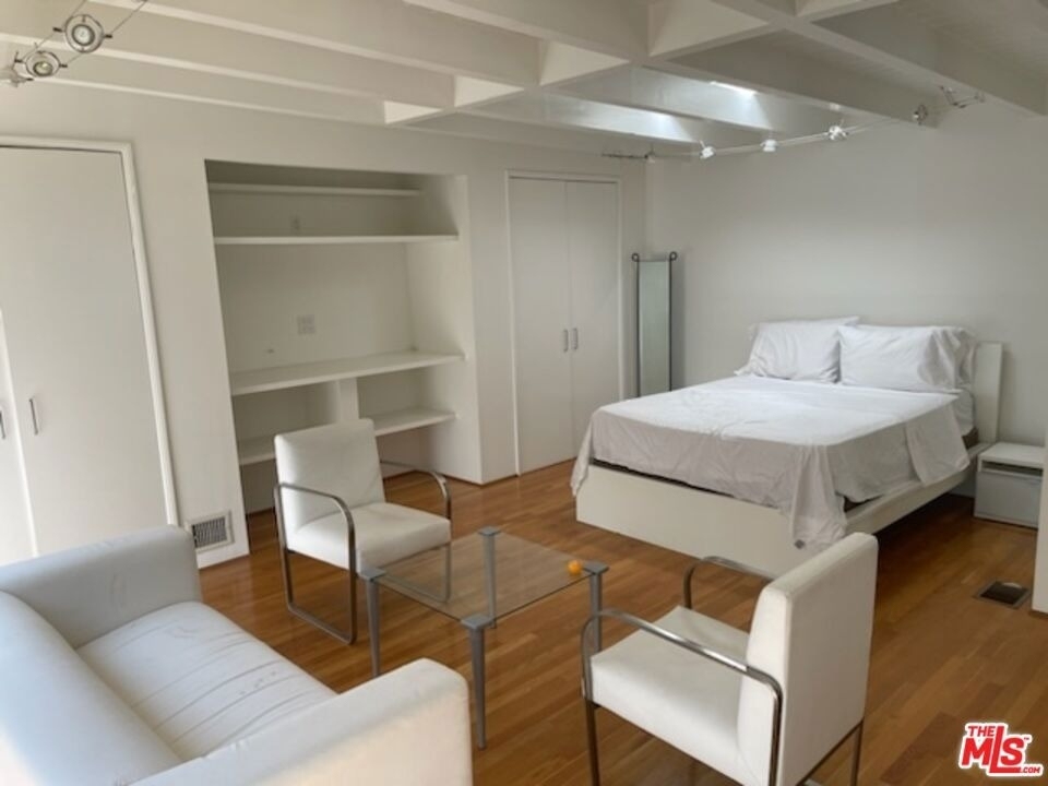 516 1/4 N San Vicente Boulevard - Photo 3