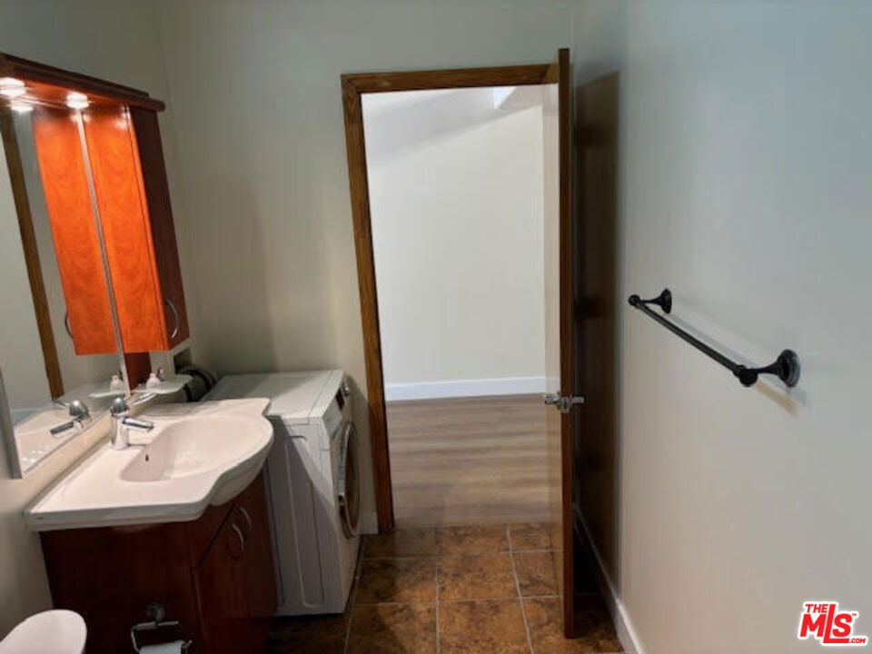 312 W 5th Street - Photo 11
