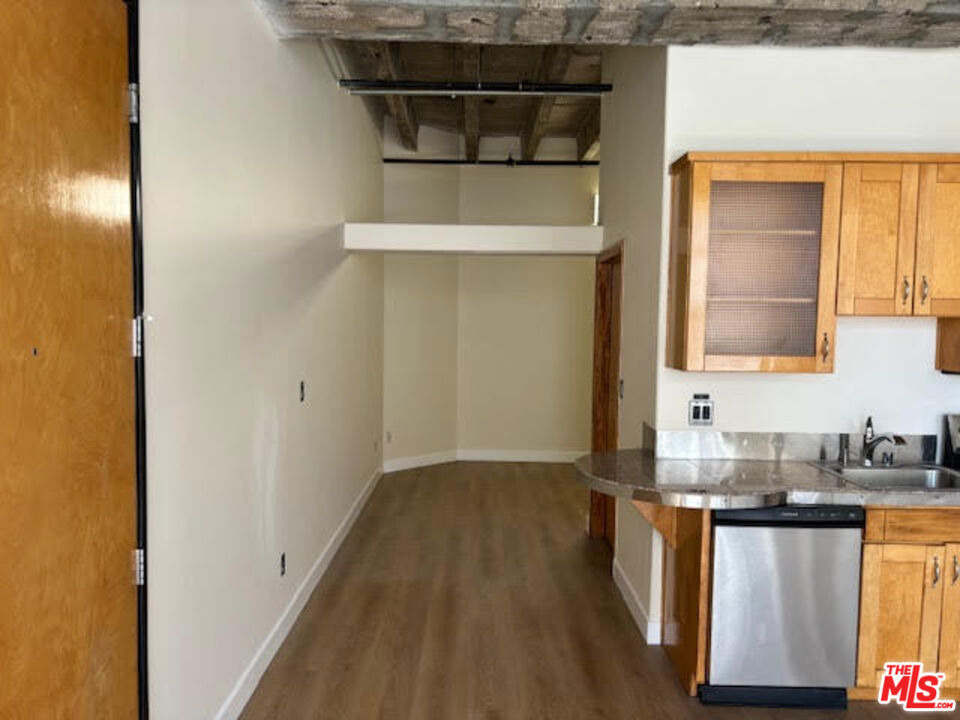 312 W 5th Street - Photo 6