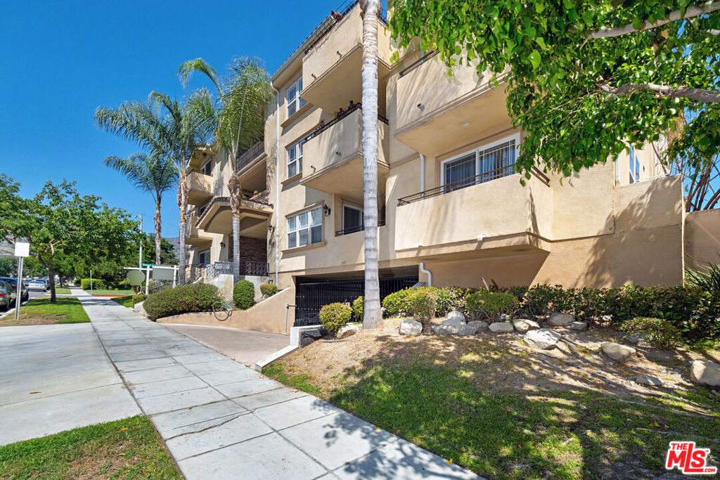 650 E Palm Avenue - Photo 2